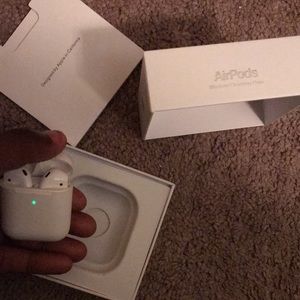 Apple Airpods 2 Wireless Charging Case